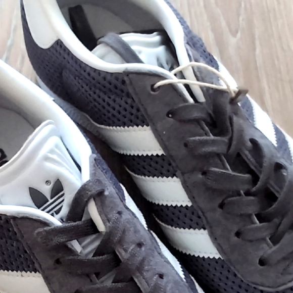 Adidas Men's Gray Gazelle  Shoes - Picture 6 of 14